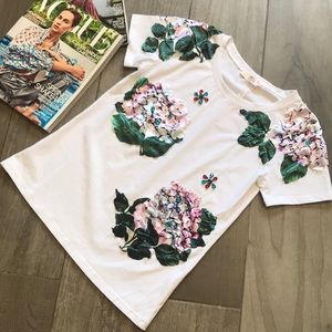 💎White shirt with floral patches and jewels 💎